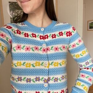 darling floral cardigan!